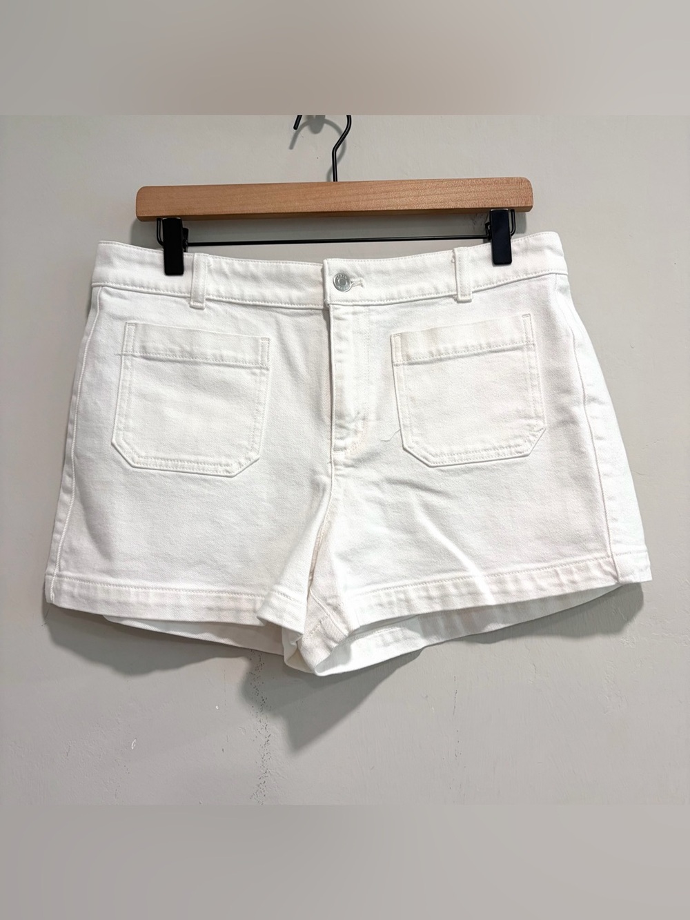 J.Crew Patch Pocket Mid Rise Jean Shorts - Picture 1 of 9